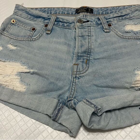 Abercrombie & Fitch Ames Low Rise Boyfriend Jean Shorts Distressed Denim Size 4 - Picture 6 of 14